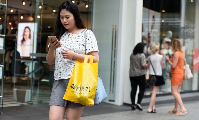 Restriction on using smartphones while walking in Japan