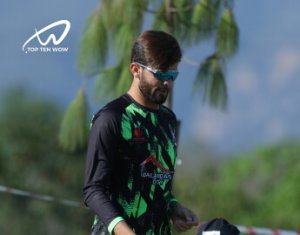 Shaheen-Afridi wearing black googles